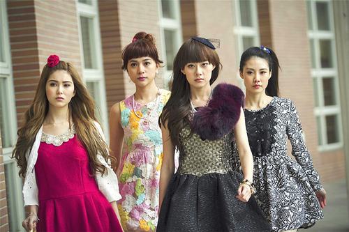 听说女孩子都喜欢壁咚?
