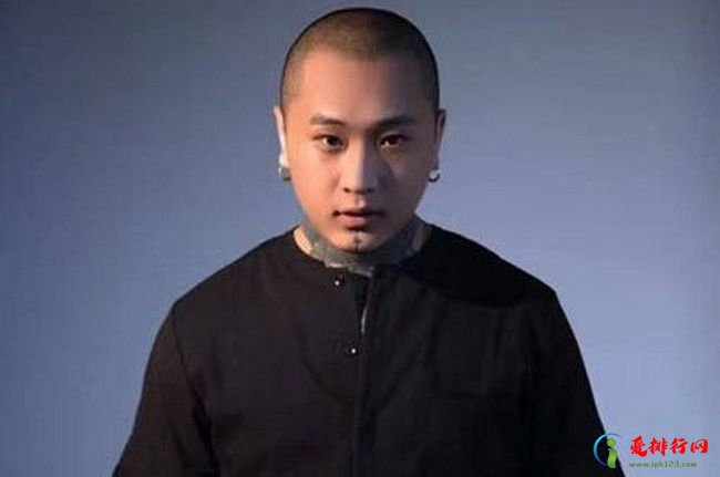 快手红人排行榜 第一名散打哥粉丝三千多万