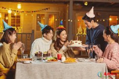 <b>生日文案最佳TOP10,惊艳朋友圈的生日文案</b>