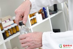 <b>医用酒精怎么稀释 医用酒精稀释能加自来水吗</b>