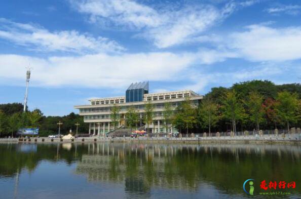 河南漂亮的大学排行榜前十名 盘点河南十大最美大学校园