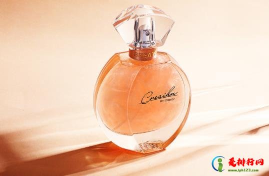 香水变色了是怎么回事 香水有没有保质期 香水变色了是怎么回事 香水有没有保质期